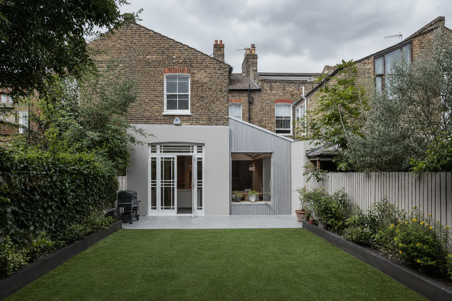 Contemporary rear extension on a London home - Rosace Design Studio